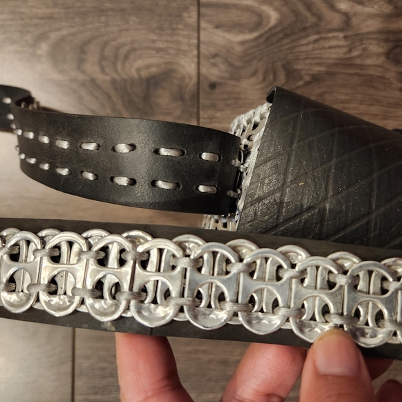 Upcycled Black Vegan Leather Purse with Silver Metal Hardware using Soda Tabs - Picture 5 of 10